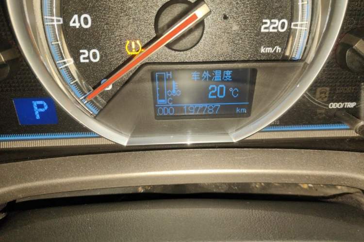 Used Toyota RAV4 2013 2.5L Automatic 4x4 Luxury Edition Odometer Close Up