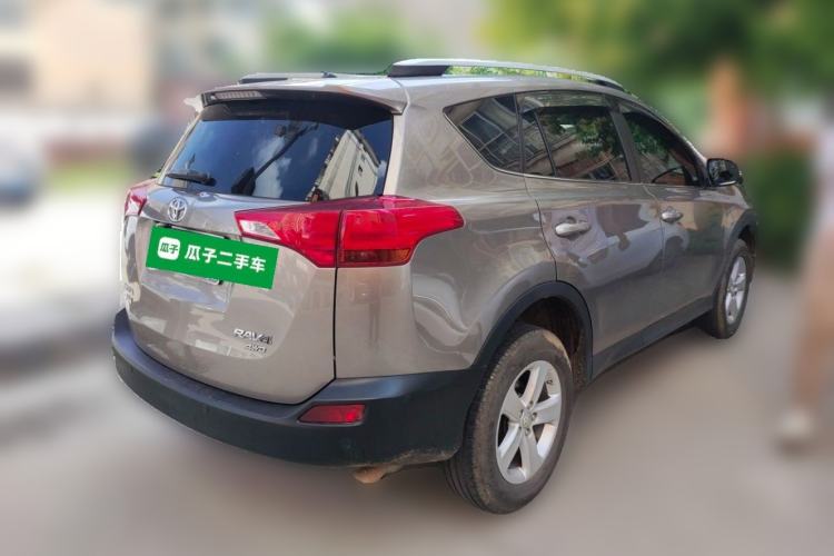 Used Toyota RAV4 2013 2.0L CVT Four-Wheel Drive Fashion Edition Rear Right 45 Deg