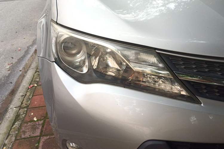 Used Toyota RAV4 2013 2.0L Manual Two-Wheel Drive Urban Edition Right Front Headlight