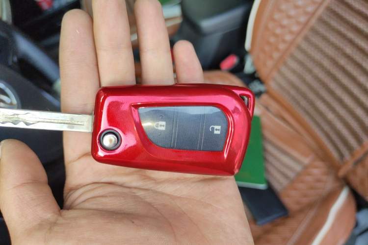 Used Toyota RAV4 2013 2.0L CVT Four-Wheel Drive Fashion Edition Vehicle Key