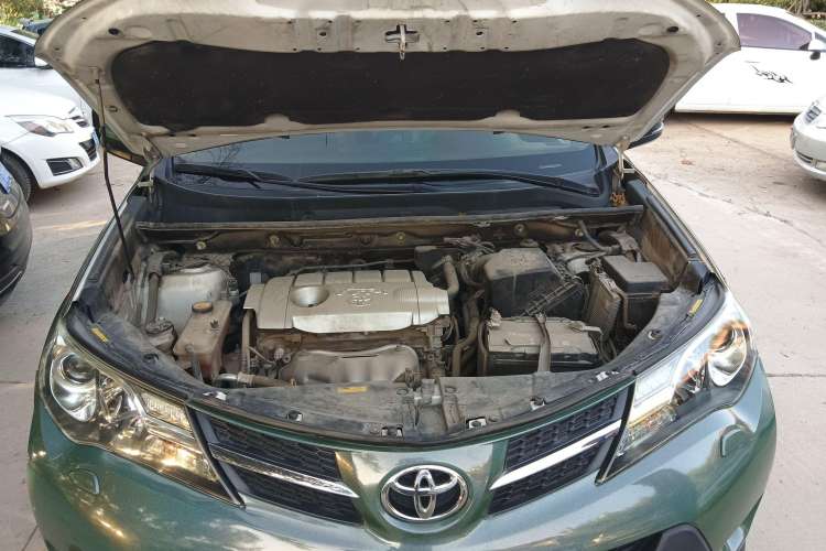 Used Toyota RAV4 2013 2.5L Automatic 4x4 Luxury Edition Engine Bay