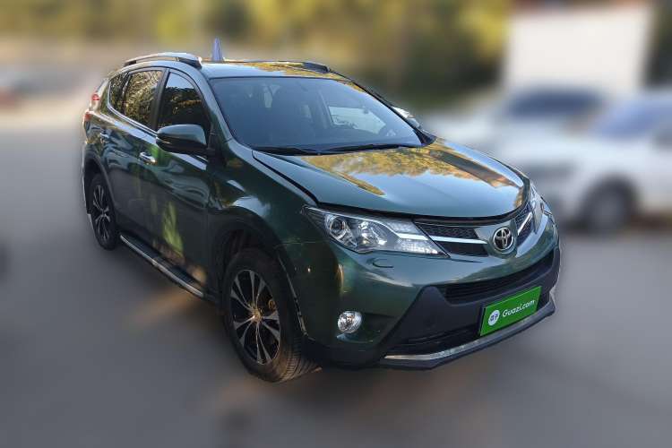 Used Toyota RAV4 2013 2.5L Automatic 4x4 Luxury Edition Front Right 45 Deg