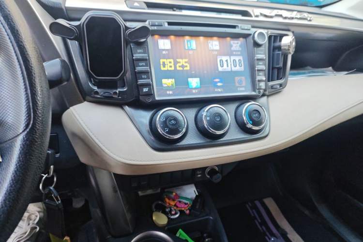 Used Toyota RAV4 2013 2.0L CVT Two-Wheel Drive Urban Edition Audio And AC Panel