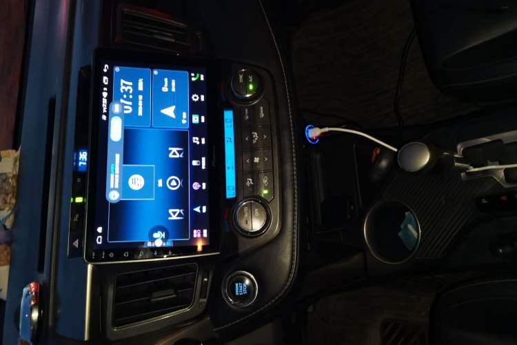 Used Toyota RAV4 2013 2.5L Automatic 4x4 Elite Edition Audio And AC Panel