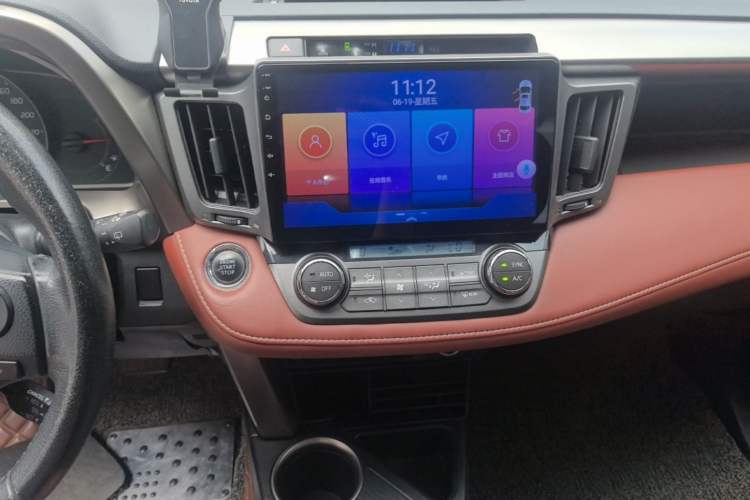 Used Toyota RAV4 2013 2.5L Automatic 4x4 Elite Edition Audio And AC Panel