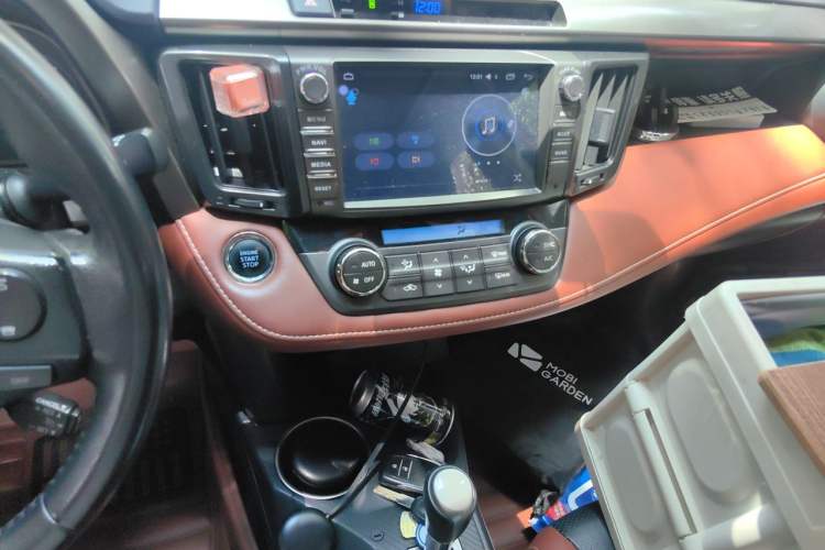 Used Toyota RAV4 2013 2.5L Automatic 4x4 Elite Edition Audio And AC Panel