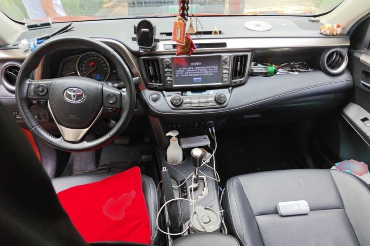 Used Toyota RAV4 2013 2.0L CVT Four-Wheel Drive New Edition Center Console