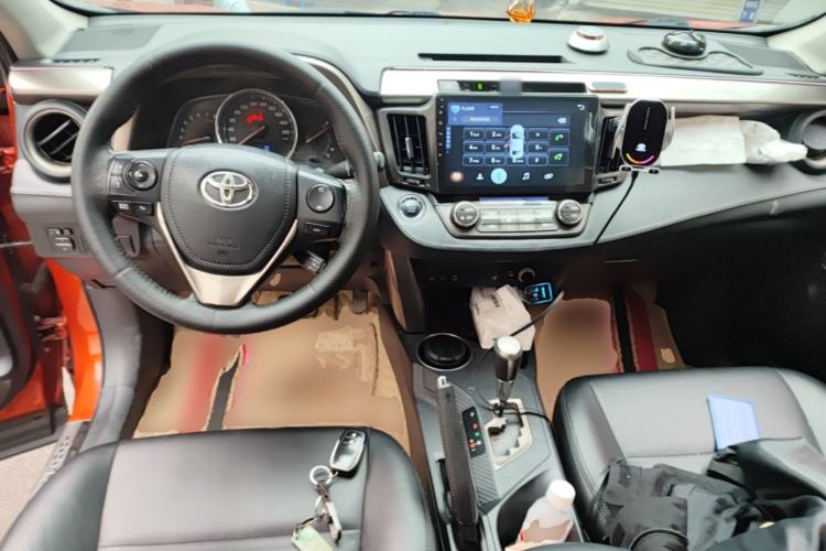 Used Toyota RAV4 2013 2.0L CVT Four-Wheel Drive New Edition Center Console