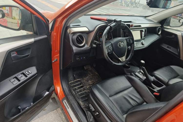 Used Toyota RAV4 2013 2.5L Automatic 4x4 Elite Edition Driver Seat