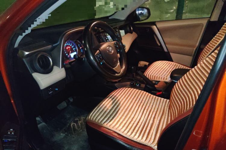 Used Toyota RAV4 2013 2.0L CVT Four-Wheel Drive Fashion Edition Driver Seat