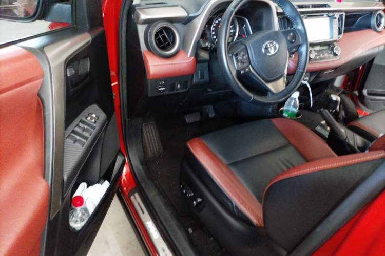 Used Toyota RAV4 2013 2.5L Automatic 4x4 Elite Edition Driver Seat