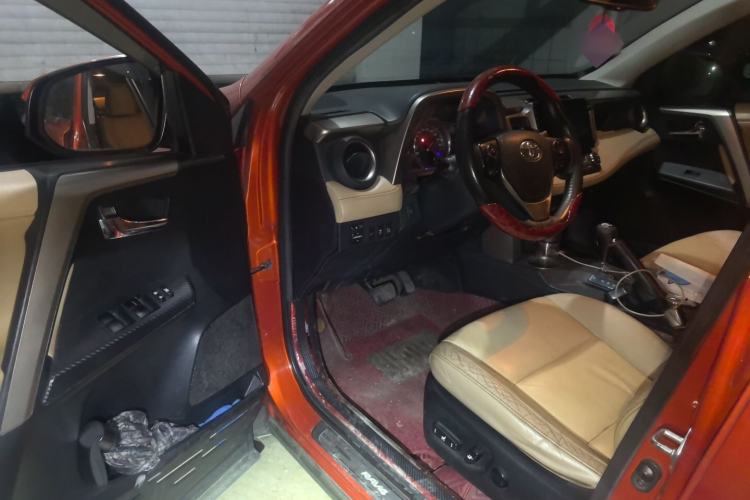 Used Toyota RAV4 2013 2.5L Automatic 4x4 Prestige Edition Driver Seat