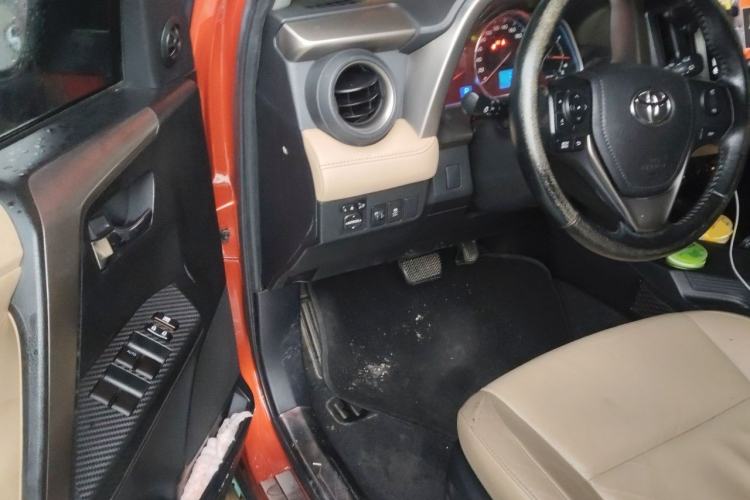 Used Toyota RAV4 2013 Special Edition 2.0L Automatic Elite Driver Seat