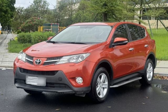 Ojetý Toyota RAV4 2013 2.5L Automatic 4x4 Elite Edition
