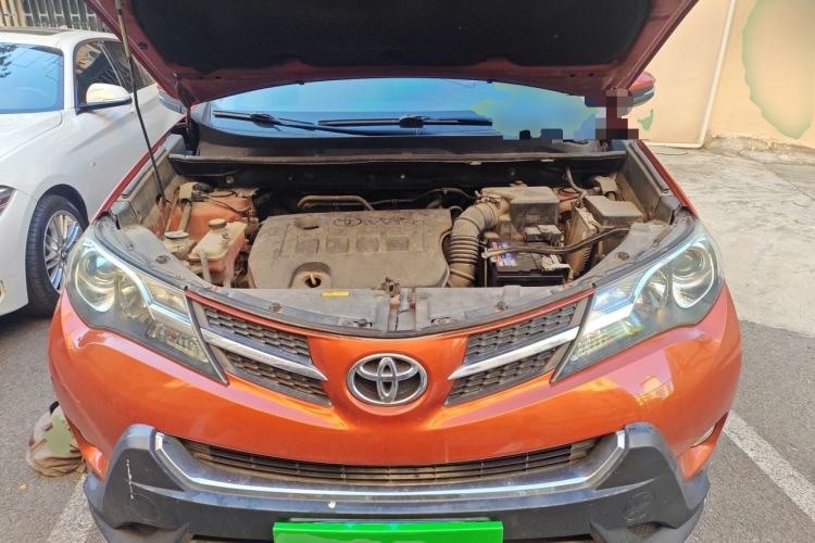 Used Toyota RAV4 2013 2.0L CVT Two-Wheel Drive Urban Edition Engine Bay