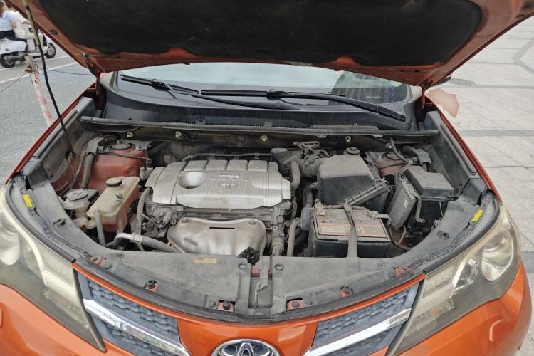 Used Toyota RAV4 2013 2.5L Automatic 4x4 Elite Edition Engine Bay