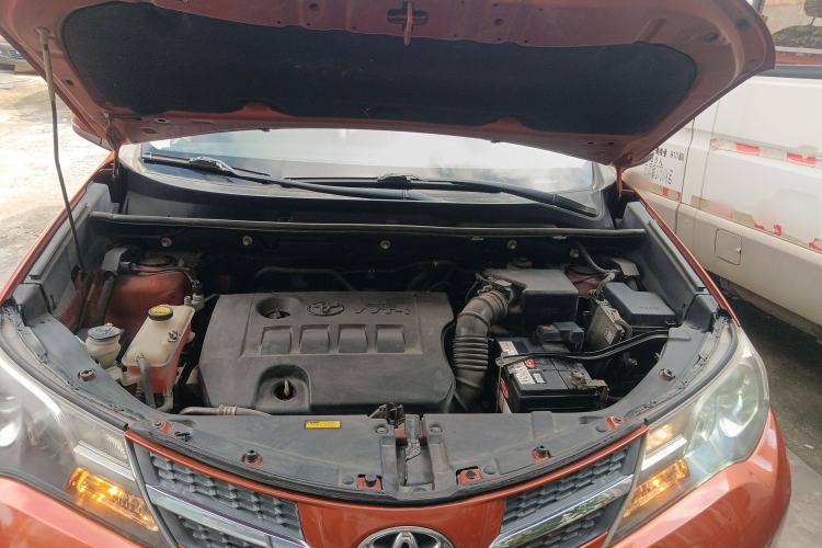 Used Toyota RAV4 2013 2.0L CVT Two-Wheel Drive Urban Edition Engine Bay