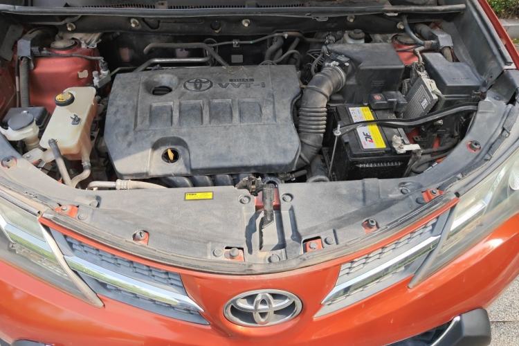 Used Toyota RAV4 2013 2.0L CVT Four-Wheel Drive New Edition Engine Bay