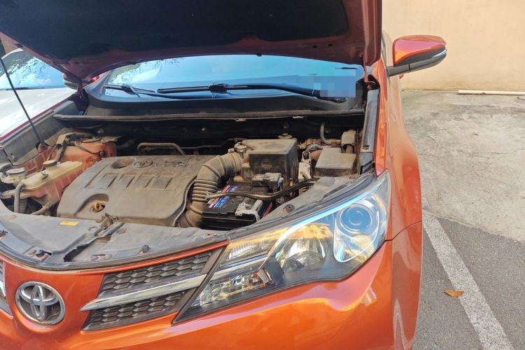 Used Toyota RAV4 2013 2.0L CVT Two-Wheel Drive Urban Edition Engine Bay Left