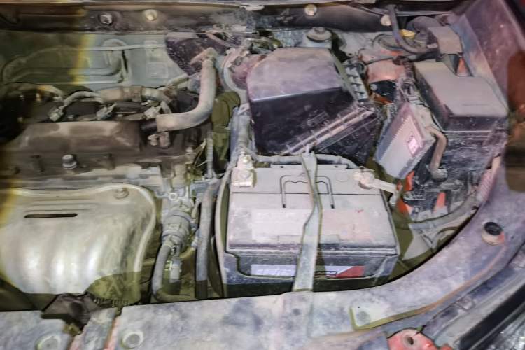 Used Toyota RAV4 2013 2.5L Automatic 4x4 Elite Edition Engine Bay Left