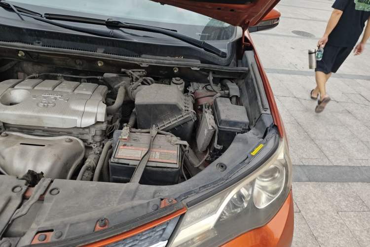 Used Toyota RAV4 2013 2.5L Automatic 4x4 Elite Edition Engine Bay Left