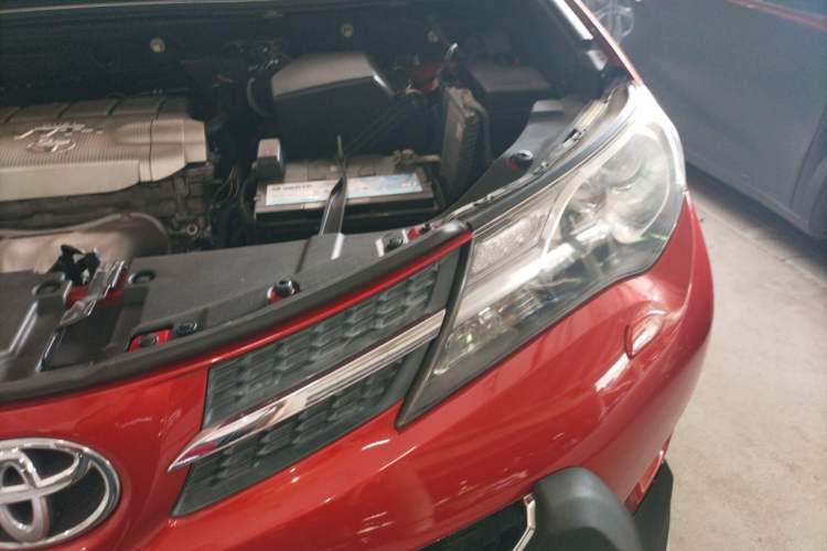 Used Toyota RAV4 2013 2.5L Automatic 4x4 Elite Edition Engine Bay Left