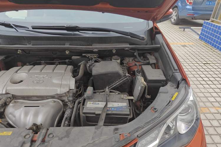 Used Toyota RAV4 2013 2.5L Automatic 4x4 Elite Edition Engine Bay Left