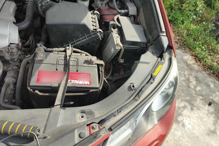 Used Toyota RAV4 2013 2.5L Automatic 4x4 Elite Edition Engine Bay Left