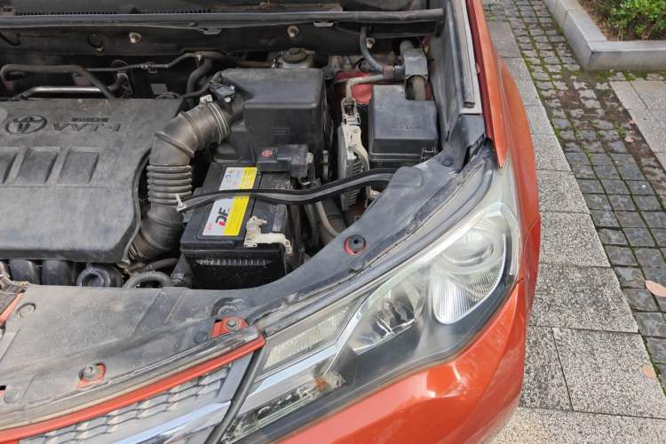 Used Toyota RAV4 2013 2.0L CVT Four-Wheel Drive New Edition Engine Bay Left