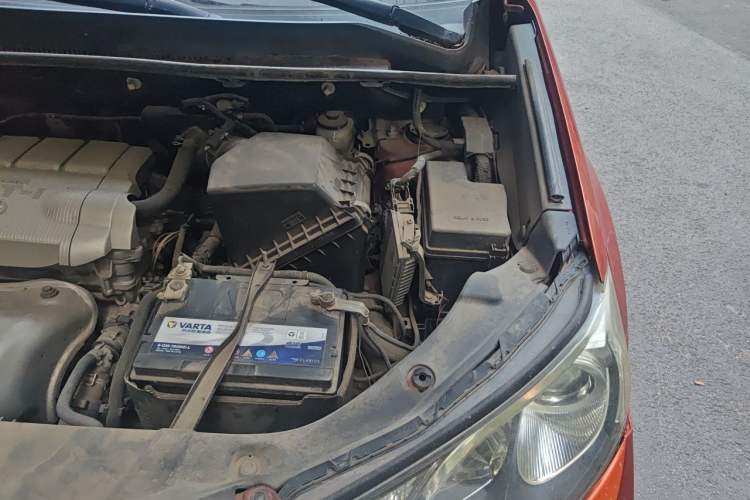 Used Toyota RAV4 2013 2.5L Automatic 4x4 Prestige Edition Engine Bay Left