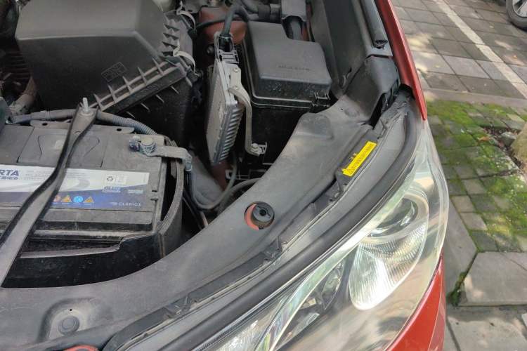 Used Toyota RAV4 2013 2.5L Automatic 4x4 Elite Edition Engine Bay Left