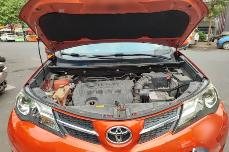 Used Toyota RAV4 2013 2.0L CVT Four-Wheel Drive New Edition Engine Bay
