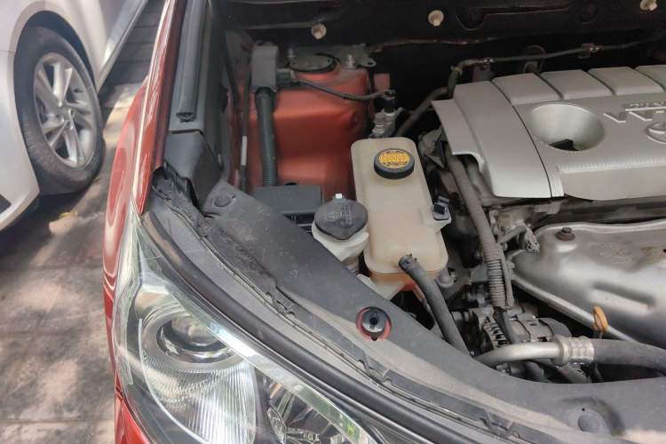 Used Toyota RAV4 2013 2.5L Automatic 4x4 Elite Edition Engine Bay Right