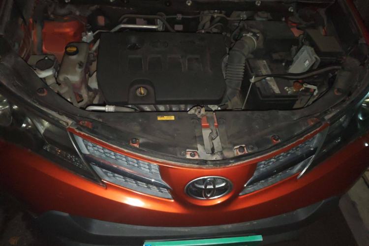 Used Toyota RAV4 2013 2.0L CVT Four-Wheel Drive New Edition Engine Bay