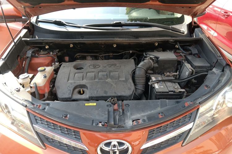 Used Toyota RAV4 2013 2.0L CVT Four-Wheel Drive New Edition Engine Bay