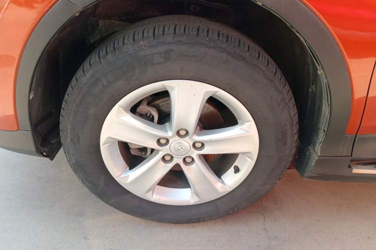 Used Toyota RAV4 2013 2.0L CVT Four-Wheel Drive New Edition Exterior 7