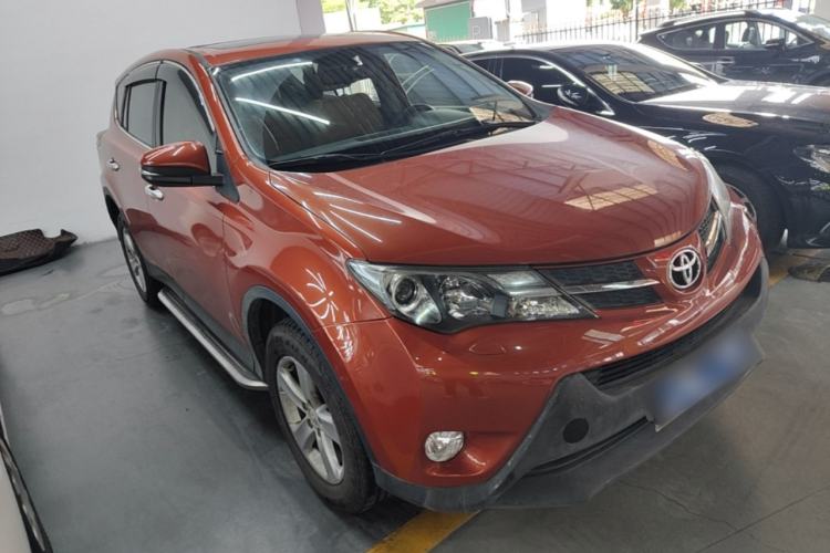 Used Toyota RAV4 2013 2.5L Automatic 4x4 Elite Edition Front Right 45 Deg