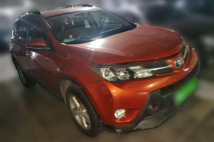 Used Toyota RAV4 2013 2.5L Automatic 4x4 Elite Edition Front Right 45 Deg