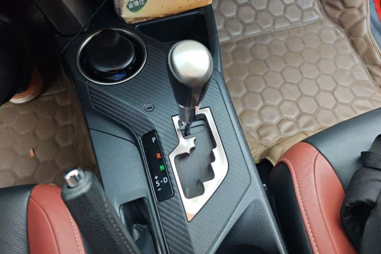 Used Toyota RAV4 2013 2.5L Automatic 4x4 Prestige Edition Gear Lever