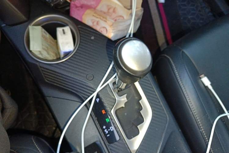 Used Toyota RAV4 2013 2.5L Automatic 4x4 Prestige Edition Gear Lever
