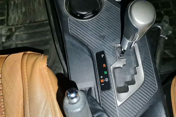 Used Toyota RAV4 2013 2.0L CVT Four-Wheel Drive New Edition Gear Lever