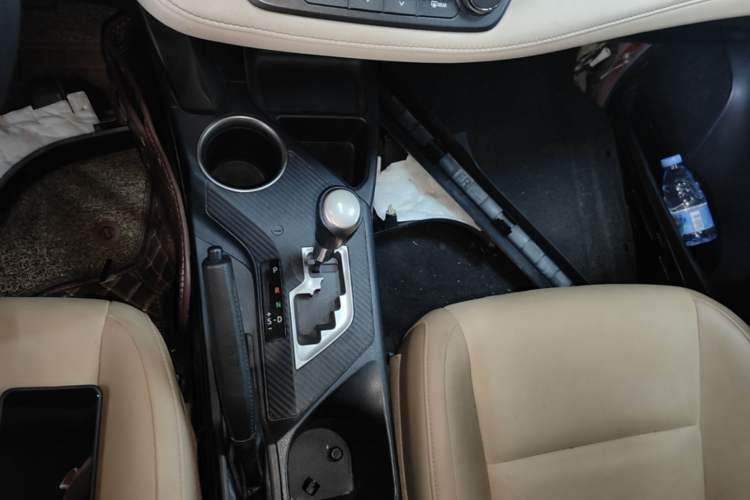 Used Toyota RAV4 2013 2.5L Automatic 4x4 Elite Edition Gear Lever