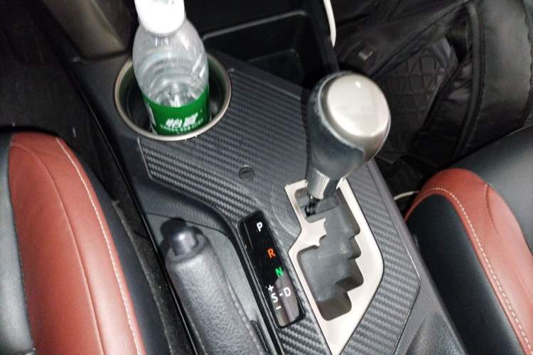 Used Toyota RAV4 2013 2.5L Automatic 4x4 Elite Edition Gear Lever