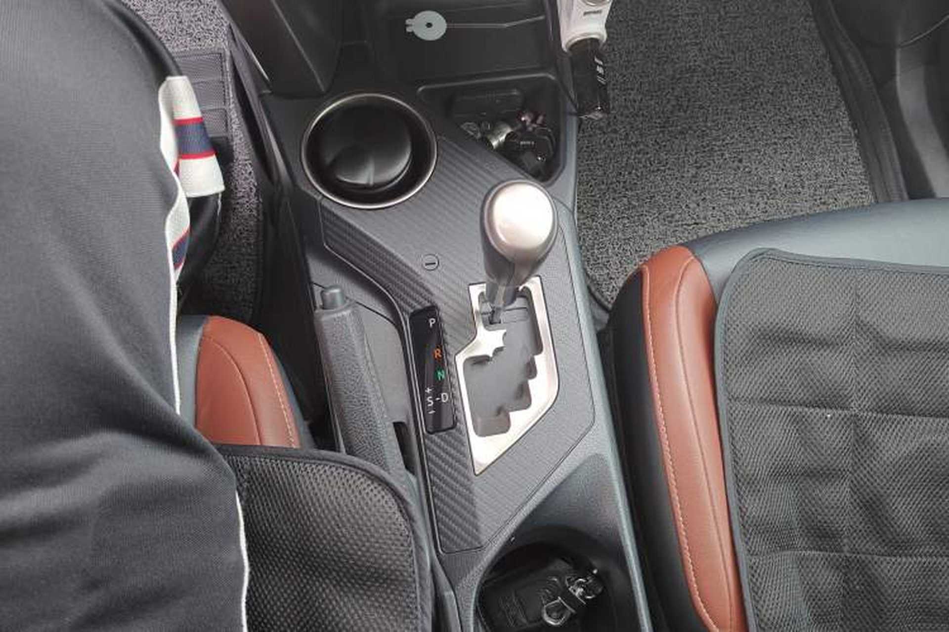 Used Toyota RAV4 2013 2.5L Automatic 4x4 Elite Edition Gear Lever