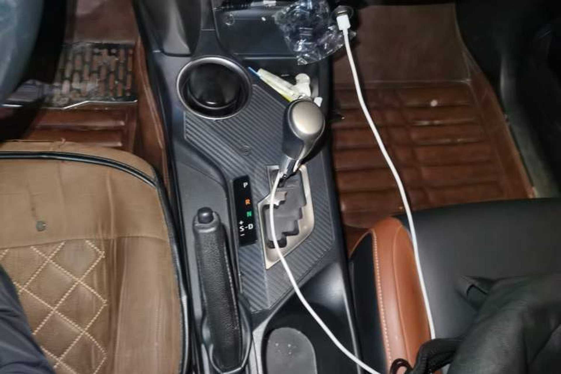 Used Toyota RAV4 2013 2.5L Automatic 4x4 Elite Edition Gear Lever