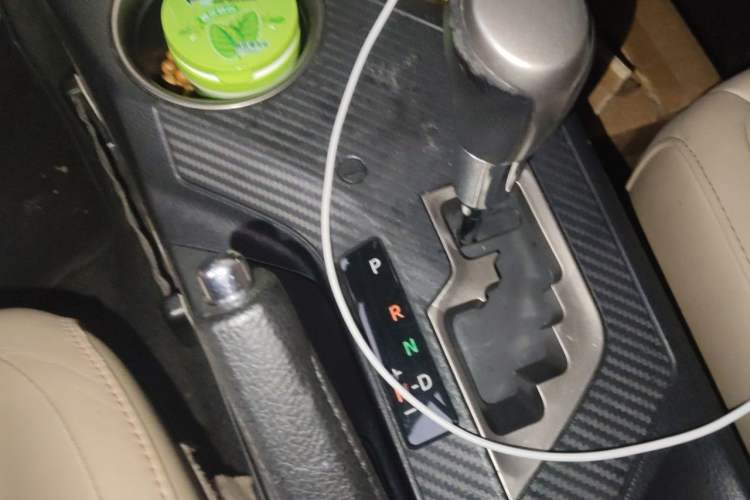 Used Toyota RAV4 2013 Special Edition 2.0L Automatic Elite Gear Lever