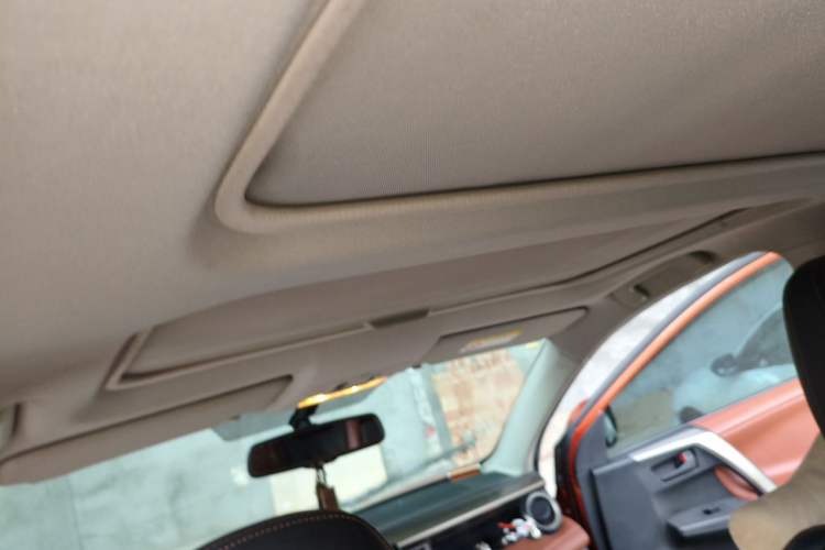 Used Toyota RAV4 2013 2.5L Automatic 4x4 Elite Edition Headliner