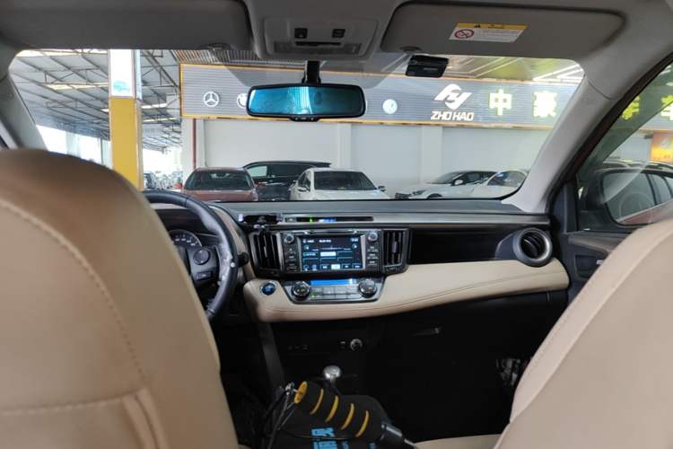 Used Toyota RAV4 2013 2.5L Automatic 4x4 Elite Edition Headliner