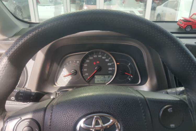 Used Toyota RAV4 2013 2.0L CVT Four-Wheel Drive Fashion Edition Instrument Cluster