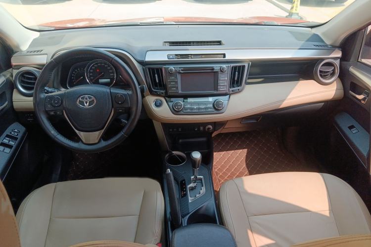 Used Toyota RAV4 2013 2.0L CVT Four-Wheel Drive New Edition Interior 2